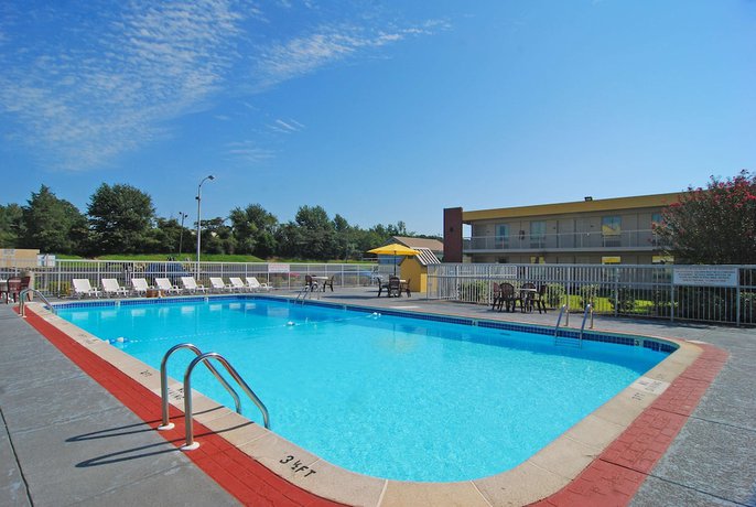Imagen de la piscina del Hotel Best Western University Inn, Tuscaloosa. Foto 19
