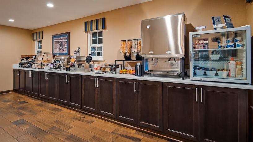 Imagen del bar/restaurante del Hotel Best Western University Lodge. Foto 4