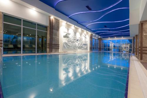 Imagen de la piscina del Hotel Best Western Vib Antalya Hotel. Foto 9
