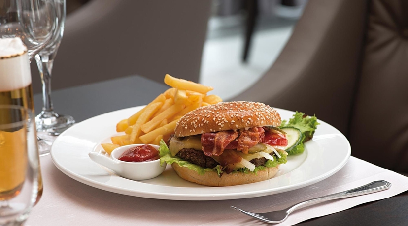 Imagen del bar/restaurante del Hotel Best Western Victor's Residenz-hotel Rodenhof. Foto 4