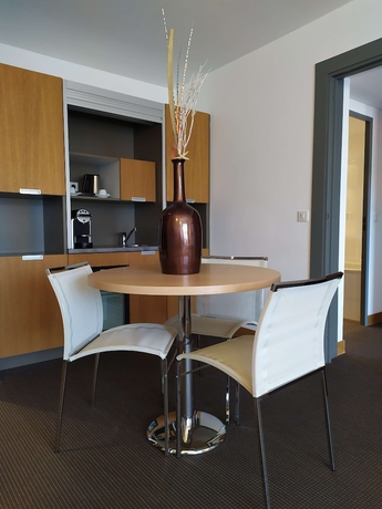 Imagen de la habitación del Hotel Best Western Vieux Port. Foto 3