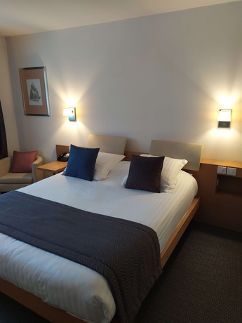 Imagen de la habitación del Hotel Best Western Vieux Port. Foto 4