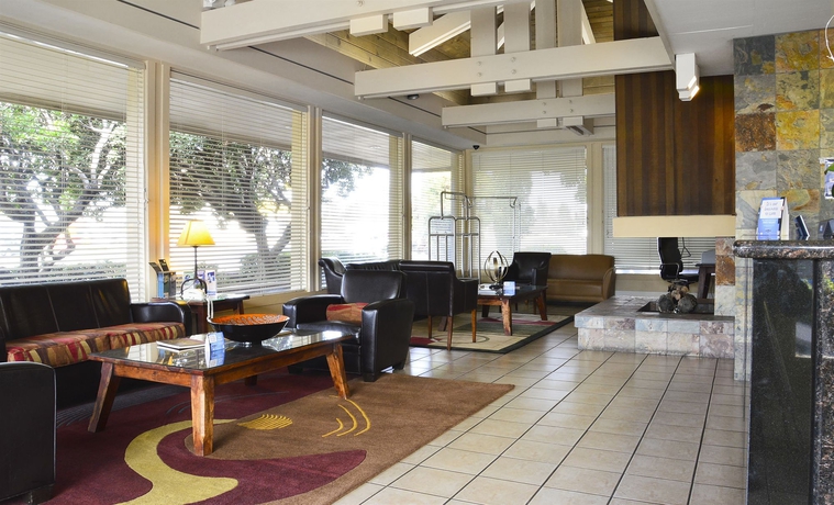 Imagen de los interiores del Hotel Best Western Village Inn. Foto 13