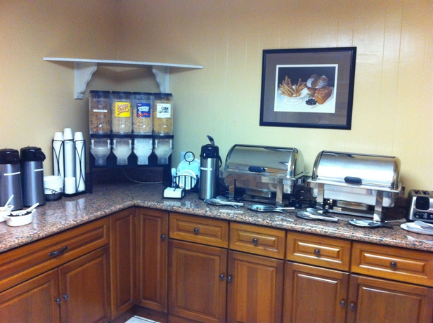 Imagen del bar/restaurante del Hotel Best Western Village Inn. Foto 3