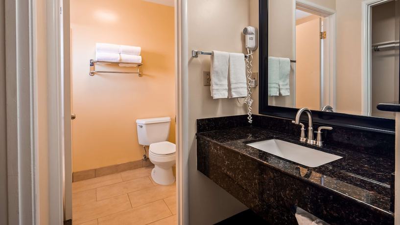 Imagen de la habitación del Hotel Best Western Vista Manor Lodge. Foto 5