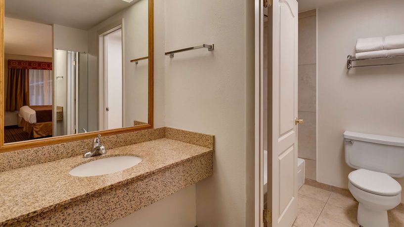 Imagen de la habitación del Hotel Best Western War Bonnet Inn. Foto 2