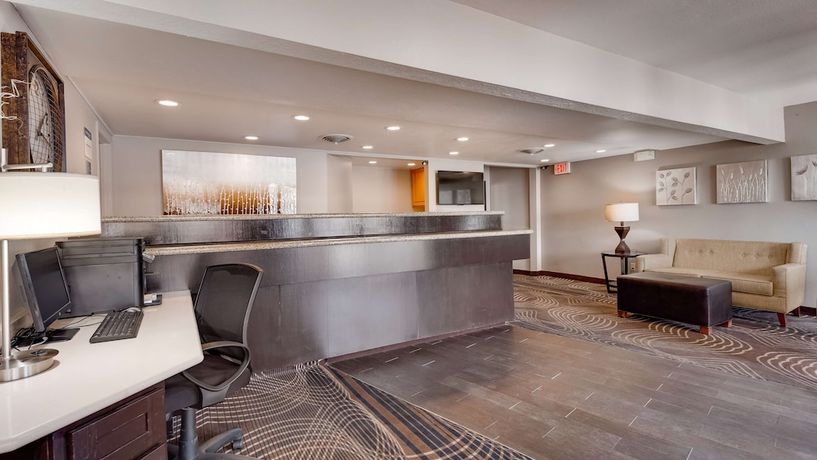 Imagen de los interiores del Hotel Best Western War Bonnet Inn. Foto 17