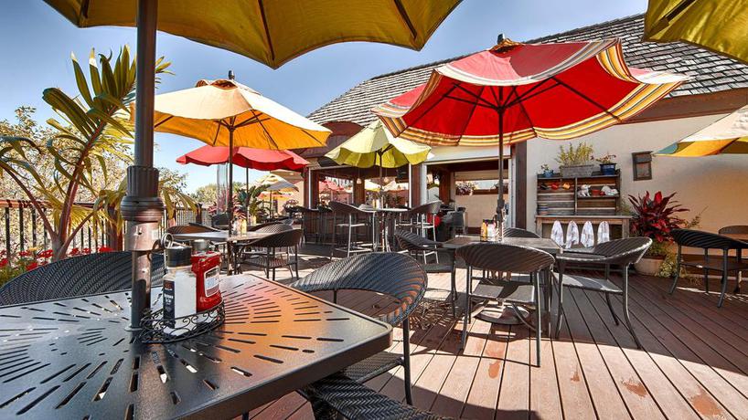 Imagen del bar/restaurante del Hotel Best Western White Bear Country Inn Hotel. Foto 2