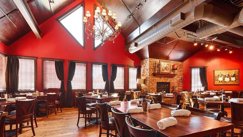 Imagen del bar/restaurante del Hotel Best Western White Bear Country Inn Hotel. Foto 4