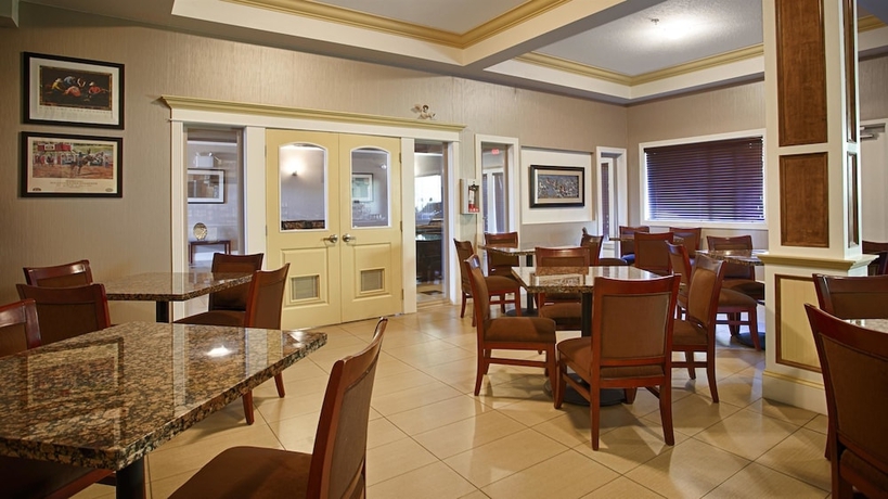Imagen del bar/restaurante del Hotel Best Western Williams Lake. Foto 3