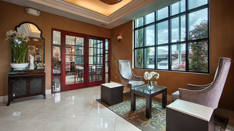 Imagen de los interiores del Hotel Best Western Woodland Hills Inn. Foto 12