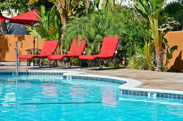 Imagen de la piscina del Hotel Best Western Woodland Hills Inn. Foto 14