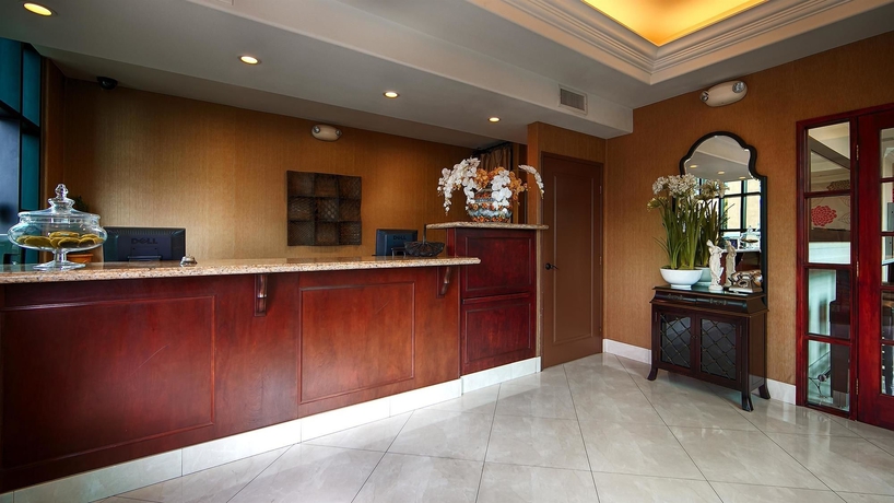 Imagen de los interiores del Hotel Best Western Woodland Hills Inn. Foto 13