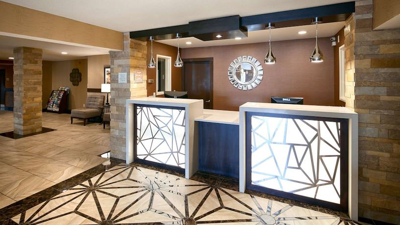 Imagen de los interiores del Hotel Best Western Woodland Inn. Foto 16
