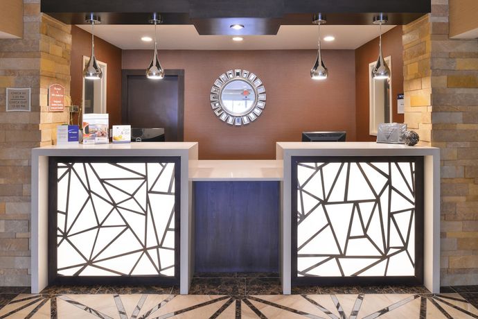 Imagen de los interiores del Hotel Best Western Woodland Inn. Foto 18