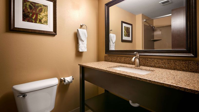 Imagen de la habitación del Hotel Best Western Woodland Inn. Foto 12