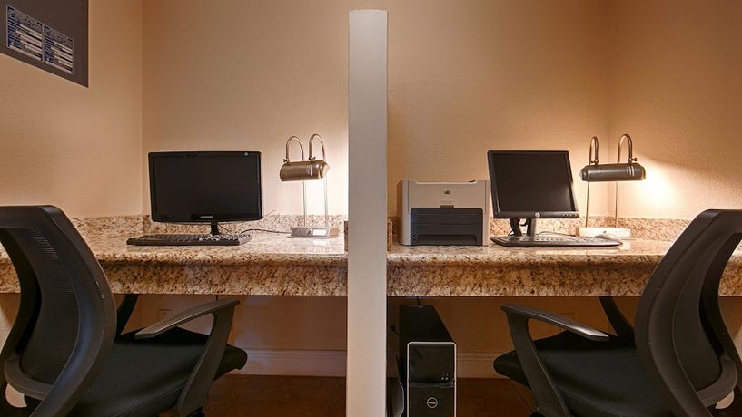 Imagen de los interiores del Hotel Best Western Yuba City Inn. Foto 17