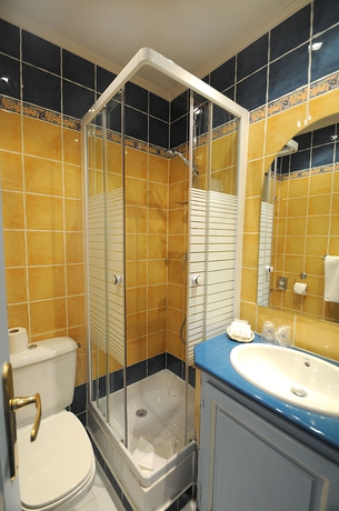 Imagen de la habitación del Hotel Best Western des Orangers Cannes. Foto 13