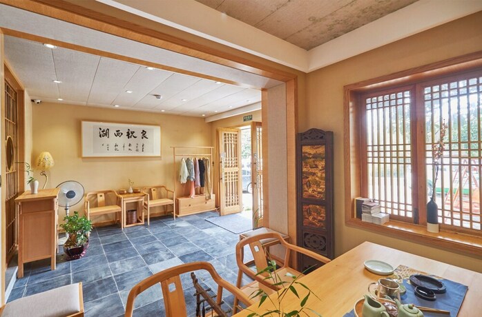 Imagen de los interiores del Hotel Best Wishes West Lake Lnn. Foto 32