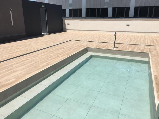 Imagen de la piscina del Hotel BestPrice Alcalá. Foto 15