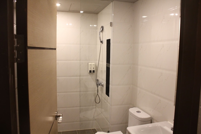 Imagen de la habitación del Hotel Beston Pattaya. Foto 13