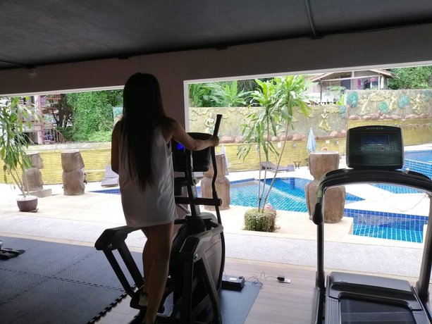 Imagen de los interiores del Hotel Beststayinphuket Poolview. Foto 8