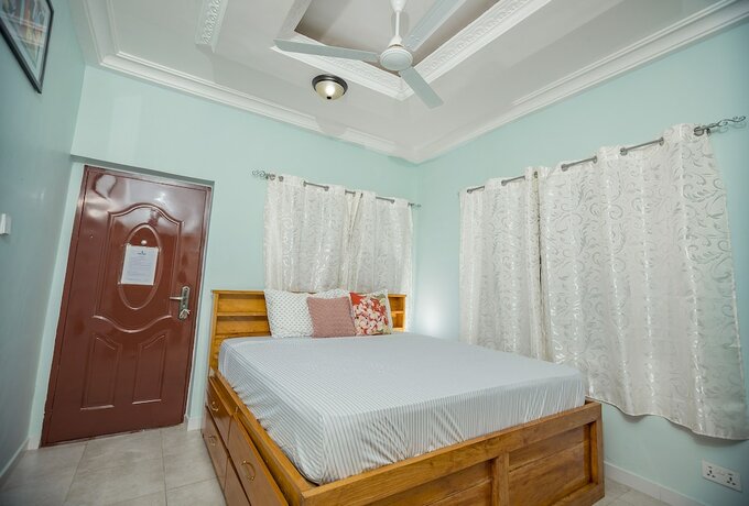 Imagen de la habitación del Hotel Bethel Suites, Accra. Foto 13