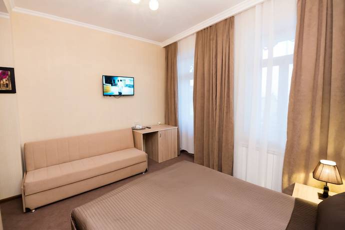 Imagen de la habitación del Hotel Betlemi Old Town. Foto 13