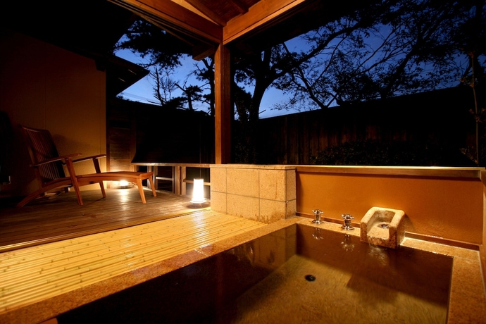 Imagen de la piscina del Hotel Bettei Haruki. Foto 18