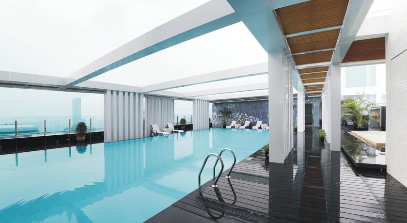 Imagen de la piscina del Hotel Better Hotel. Foto 7