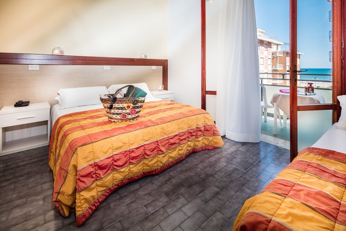 Imagen de la habitación del Hotel Bettina. Foto 11