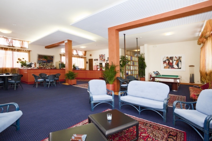 Imagen de los interiores del Hotel Bettina. Foto 18