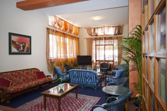 Imagen de los interiores del Hotel Bettina. Foto 19