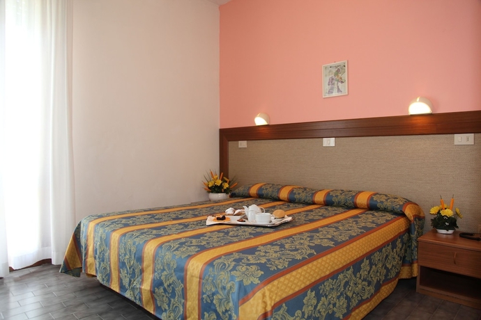 Imagen de la habitación del Hotel Bettina. Foto 15