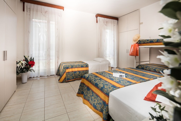 Imagen de la habitación del Hotel Bettina. Foto 17