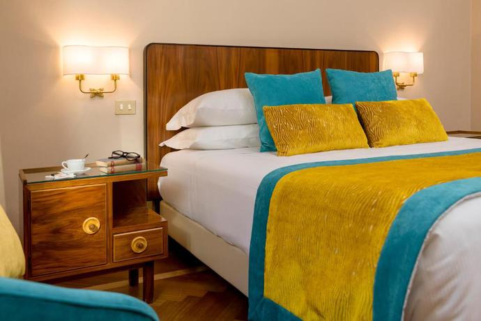 Imagen de la habitación del Hotel Bettoja Mediterraneo. Foto 15