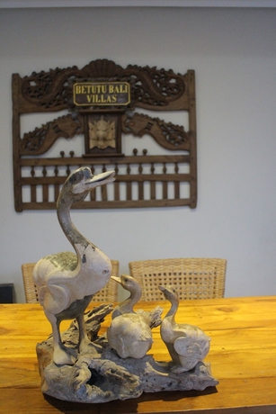 Imagen de los interiores del Hotel Betutu Bali Villas. Foto 16