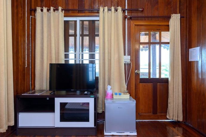 Imagen de la habitación del Hotel Beung Sampathuan Nakornchaisri Resort. Foto 16