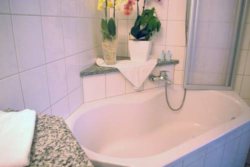 Imagen de la habitación del Hotel Beuss. Foto 7