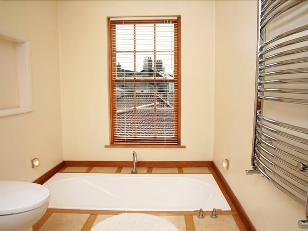 Imagen de la habitación del Hotel Beverley Guest House. Foto 7