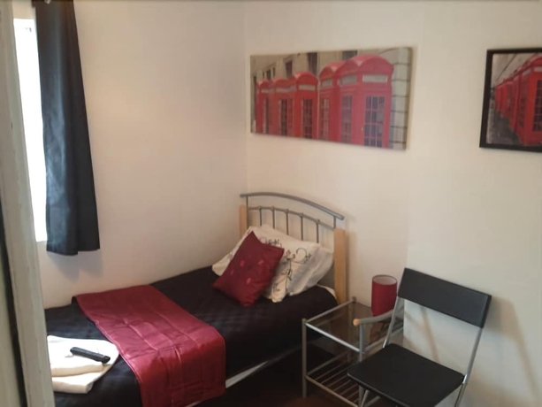 Imagen de la habitación del Hotel Beverley Guest House. Foto 12