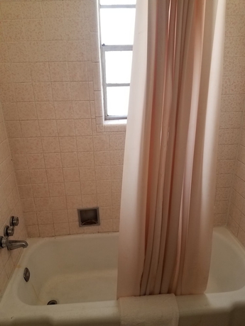 Imagen de la habitación del Hotel Beverly Crest Motor Inn. Foto 9