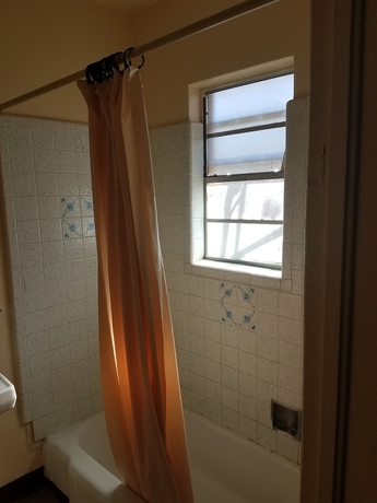 Imagen de la habitación del Hotel Beverly Crest Motor Inn. Foto 14