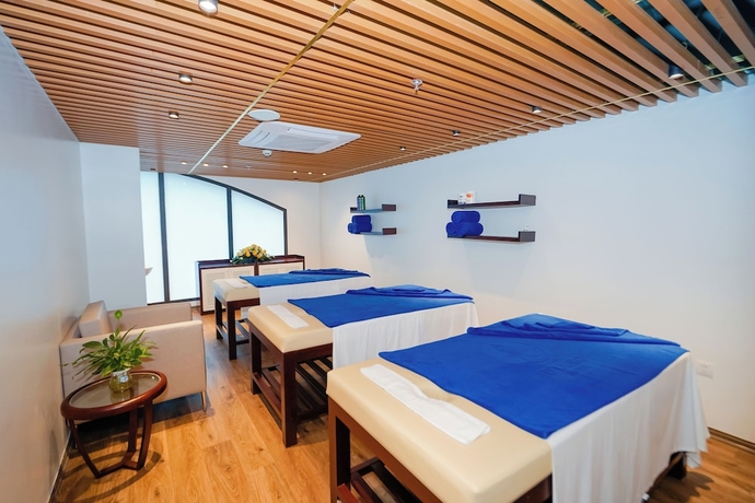 Imagen de la piscina del Hotel Beverly Hill Ha Long Villas and Apartments. Foto 14