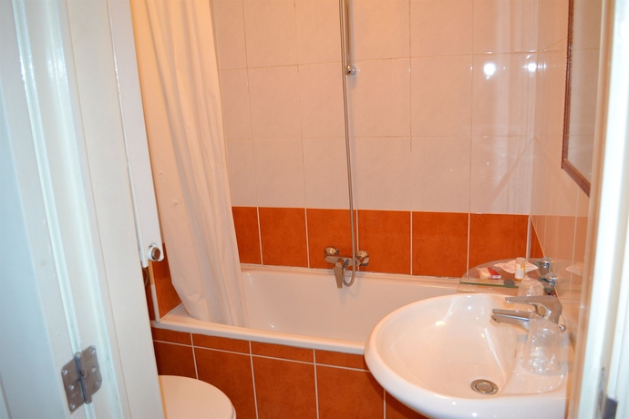 Imagen de la habitación del Hotel Beverly Hills. Foto 2