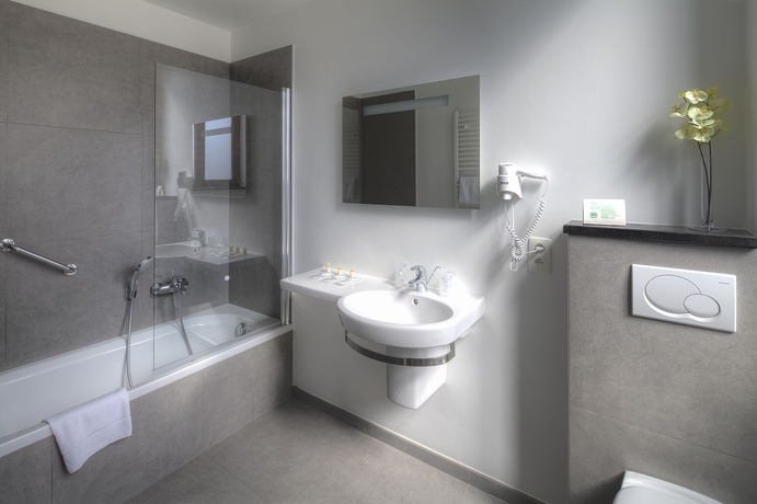 Imagen de la habitación del Hotel Beverly Hills. Foto 7