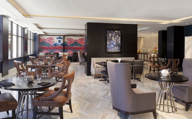 Imagen del bar/restaurante del Hotel Beverly Hills Marriott. Foto 2