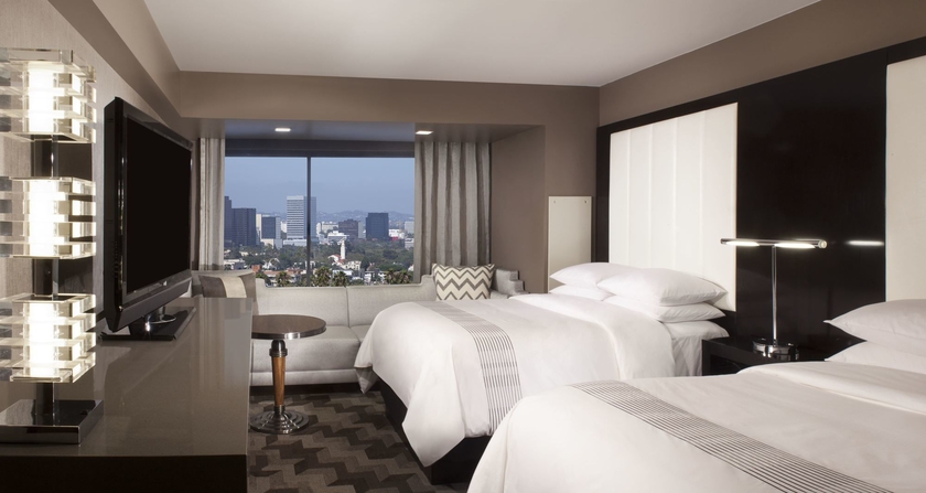 Imagen de la habitación del Hotel Beverly Hills Marriott. Foto 8