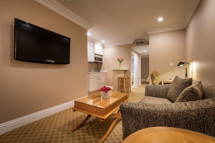 Imagen de la habitación del Hotel Beverly Hills Plaza and Spa. Foto 6