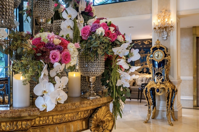 Imagen de los interiores del Hotel Beverly Hills Plaza and Spa. Foto 15